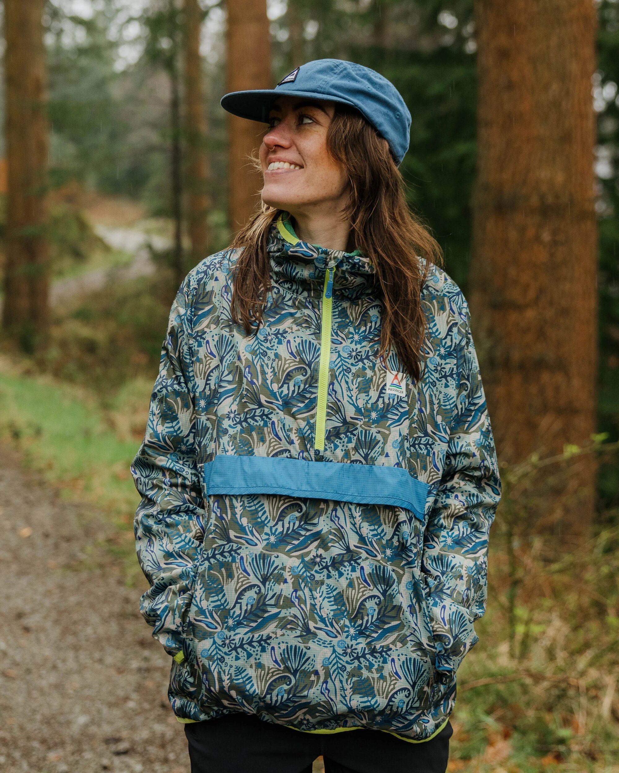 Viento Recycled Windshell Anorak Abstract Seaweed Pistachio – Passenger