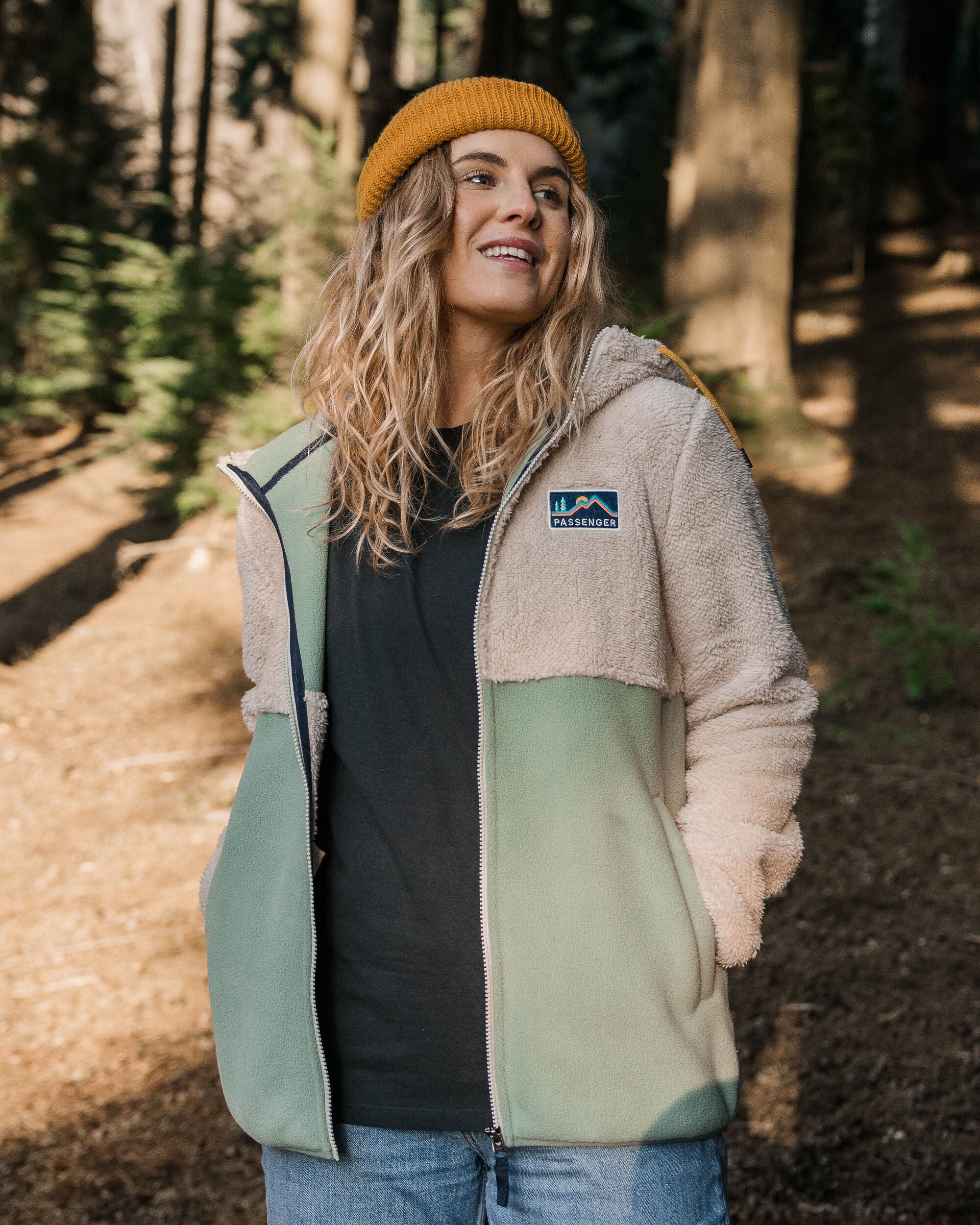 White hot sale patagonia sherpa