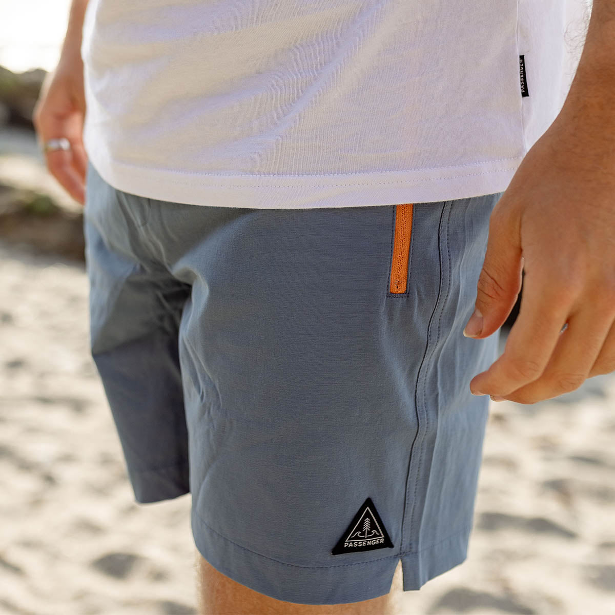 Traveler cargo hot sale hybrid shorts